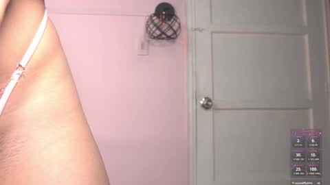 Snapshot of yahaira_26 chatting on November 2025 02:01:02 AM petronila online show from November 2025 02:01:02 AM