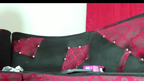 yair independent model online show from January 2026 12:42:01 PM