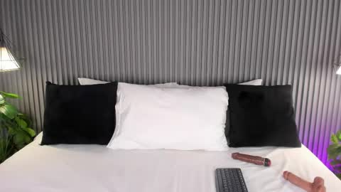 Yalezka online show from May 2026 04:31:01 AM
