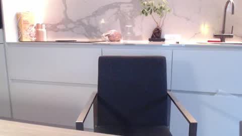 yallayalla1806 online show from October 2025 10:08:01 AM