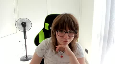 Sofia online show from June 2026 06:27:02 AM