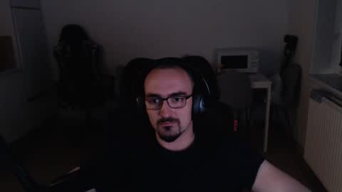 YamilLamal online show from October 2025 12:33:01 AM