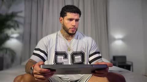 Snapshot of yamp_bigcock chatting on October 2025 04:02:01 AM yamp sambrano online show from October 2025 04:02:01 AM