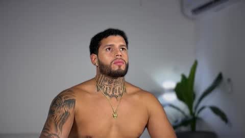 Snapshot of yamp_bigcock chatting on October 2025 12:32:02 AM yamp sambrano online show from October 2025 12:32:02 AM