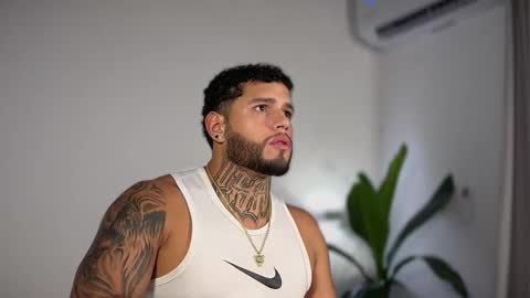 Snapshot of yamp_bigcock chatting on October 2025 02:14:02 AM yamp sambrano online show from October 2025 02:14:02 AM