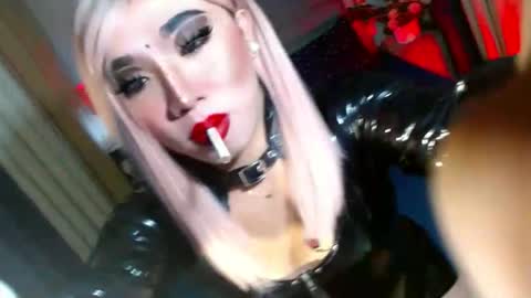 Snapshot of yan2xcumsalotxx chatting on October 2025 01:31:01 AM REYAN online show from October 2025 01:31:01 AM