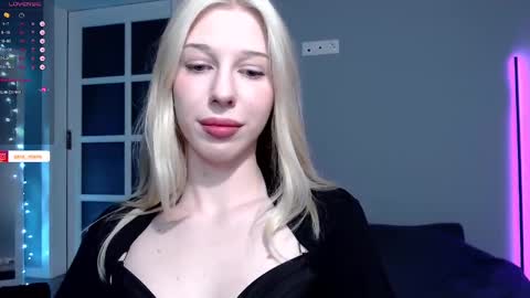 Snapshot of yana_miana chatting on December 2024 11:13:01 PM Yana online show from December 2024 11:13:01 PM