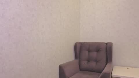 Yana  online show from October 2025 11:22:01 AM