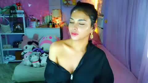 YANG AUDREY LONE online show from June 2026 06:45:01 PM