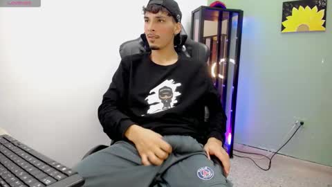 DANILO online show from December 2025 04:32:01 AM