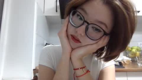 Snapshot of yanverfaille chatting on October 2025 06:16:02 PM Lily online show from October 2025 06:16:02 PM