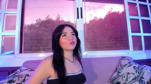 Snapshot of yara_shiine chatting on December 2025 11:48:02 AM yara_shiine online show from December 2025 11:48:02 AM