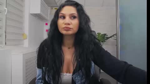 Snapshot of yaraxcox chatting on November 2025 04:34:02 AM Yara online show from November 2025 04:34:02 AM