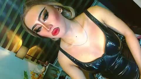 miss yasii online show from June 2026 01:02:02 PM