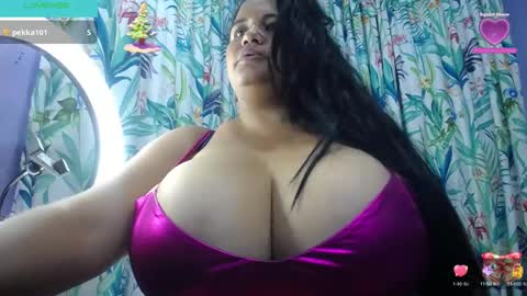 Snapshot of yasmin_bigtits chatting on December 2024 07:20:01 AM Yasmin online show from December 2024 07:20:01 AM