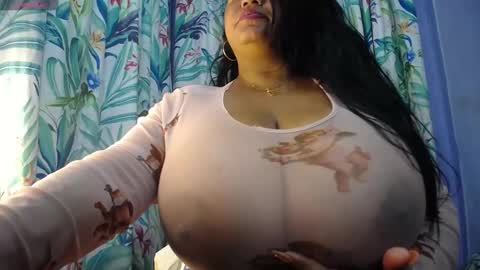 Snapshot of yasmin_bigtits chatting on December 2024 02:16:02 PM Yasmin online show from December 2024 02:16:02 PM