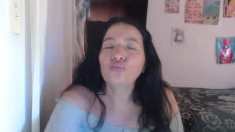 Snapshot of yasmin_love85 chatting on January 2025 02:53:02 PM yasmin_love85 online show from January 2025 02:53:02 PM
