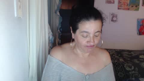 Snapshot of yasmin_love85 chatting on March 2025 05:18:01 PM yasmin_love85 online show from March 2025 05:18:01 PM