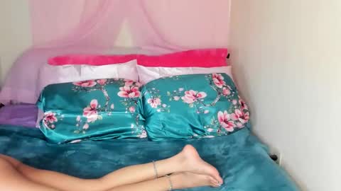 Snapshot of yasminayazzie chatting on January 2025 03:44:02 AM Yasmina online show from January 2025 03:44:02 AM