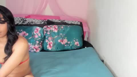 Snapshot of yasminayazzie chatting on February 2025 03:15:02 AM Yasmina online show from February 2025 03:15:02 AM