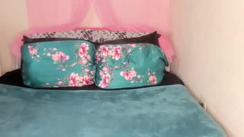 Snapshot of yasminayazzie chatting on March 2025 08:55:01 AM Yasmina online show from March 2025 08:55:01 AM