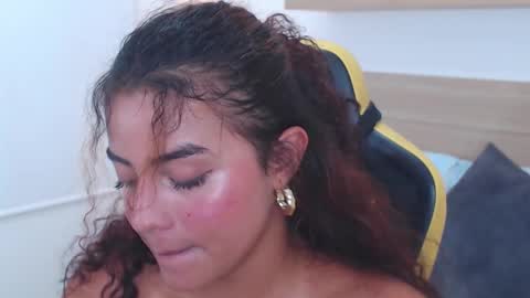 yaya23x online show from February 2025 07:20:02 PM