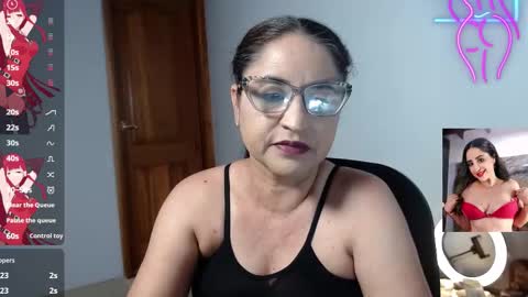 yaya____ online show from March 2026 10:36:01 PM