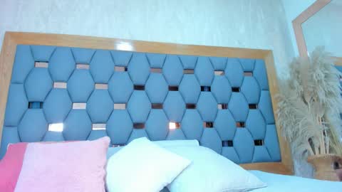 yayi derek  online show from February 2026 11:53:01 AM