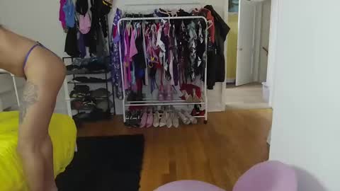 Snapshot of yazminroyal chatting on November 2025 08:20:01 AM Yazmin Royal online show from November 2025 08:20:01 AM