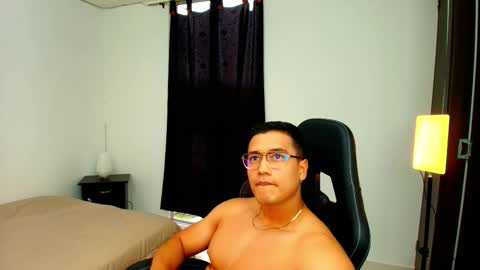 Snapshot of yeico837992 chatting on December 2025 09:55:01 PM YEICO LEVIT online show from December 2025 09:55:01 PM