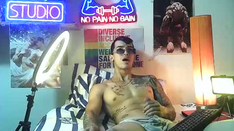 yeisoncastellanos1999 online show from October 2025 12:00:01 AM