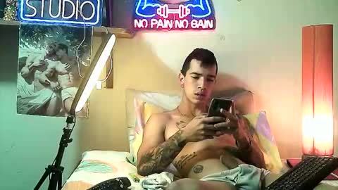 yeisoncastellanos1999 online show from December 2025 10:28:02 PM