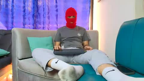 yeisongomezz online show from December 2025 07:07:02 PM