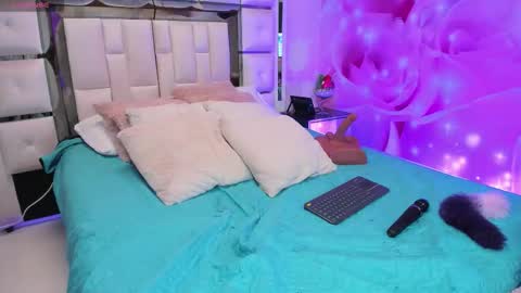 yelena  online show from October 2025 04:52:02 PM