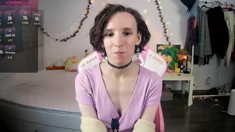 Snapshot of yellow_songbird chatting on November 2025 05:11:01 PM Liya online show from November 2025 05:11:01 PM