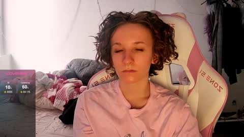 Snapshot of yellow_songbird chatting on January 2026 08:50:02 AM Liya online show from January 2026 08:50:02 AM