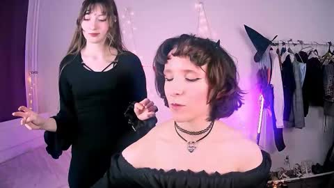 Snapshot of yellow_songbird chatting on March 2026 05:38:01 PM Liya online show from March 2026 05:38:01 PM