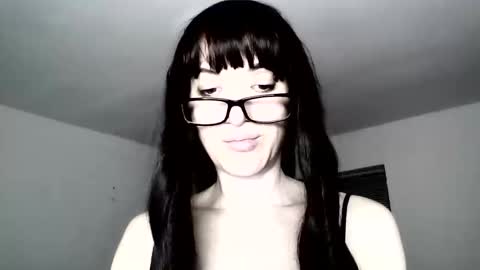 yenalise online show from March 2026 04:34:01 PM