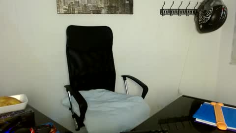 Snapshot of yera_carey chatting on October 2025 12:17:01 PM Yera online show from October 2025 12:17:01 PM