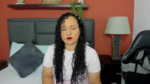 Y E R A  online show from December 2025 12:01:02 PM