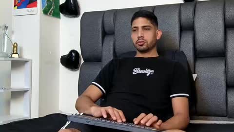 Snapshot of yerk_drom chatting on September 2025 06:30:01 PM yerk_drom online show from September 2025 06:30:01 PM