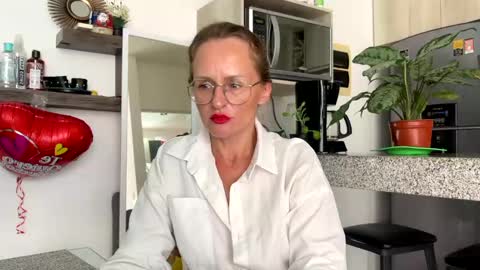 Snapshot of yes_mommy_zlata chatting on February 2025 08:36:01 PM Zlata online show from February 2025 08:36:01 PM
