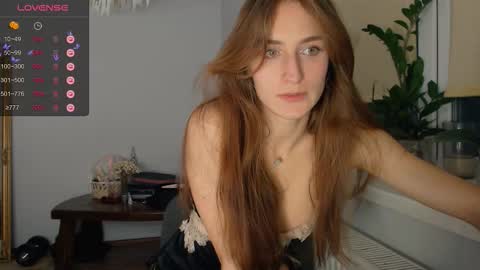 Zoe online show from November 2025 09:00:02 PM