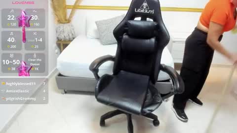 yesenia online show from January 2025 01:18:02 AM