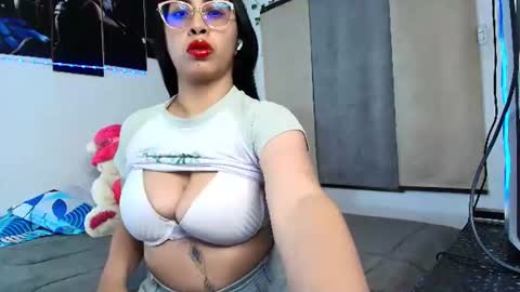 Snapshot of yesie_hot2 chatting on July 2026 01:56:01 AM yesie_hot2 online show from July 2026 01:56:01 AM