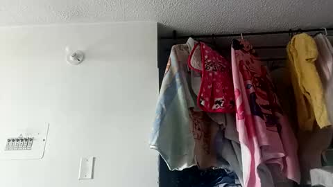 Yesika online show from May 2026 01:28:01 PM