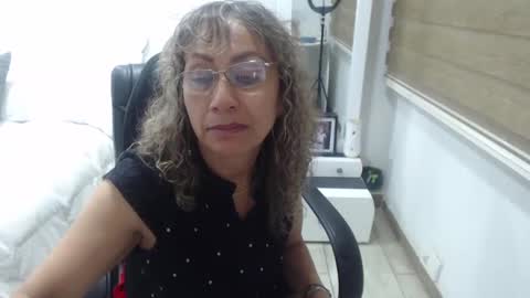 Snapshot of yessilatin chatting on December 2024 01:24:01 AM jessy online show from December 2024 01:24:01 AM