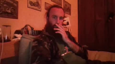 yeti_92 online show from November 2025 05:39:02 PM