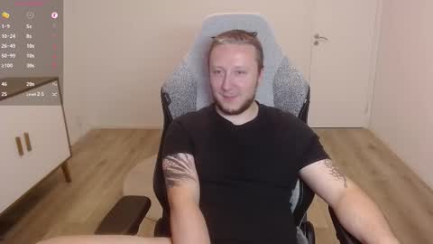 Snapshot of yhdxhy chatting on October 2025 06:42:02 PM James online show from October 2025 06:42:02 PM