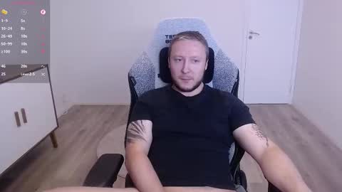 Snapshot of yhdxhy chatting on October 2025 02:18:02 PM James online show from October 2025 02:18:02 PM